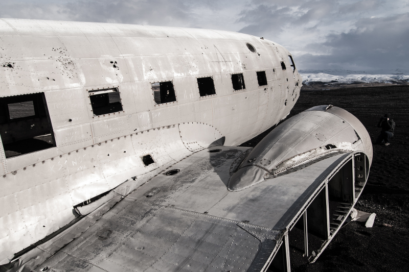 Illustration for article titled Haunting Photos Of A Plane Crash Untouched For 40 Years